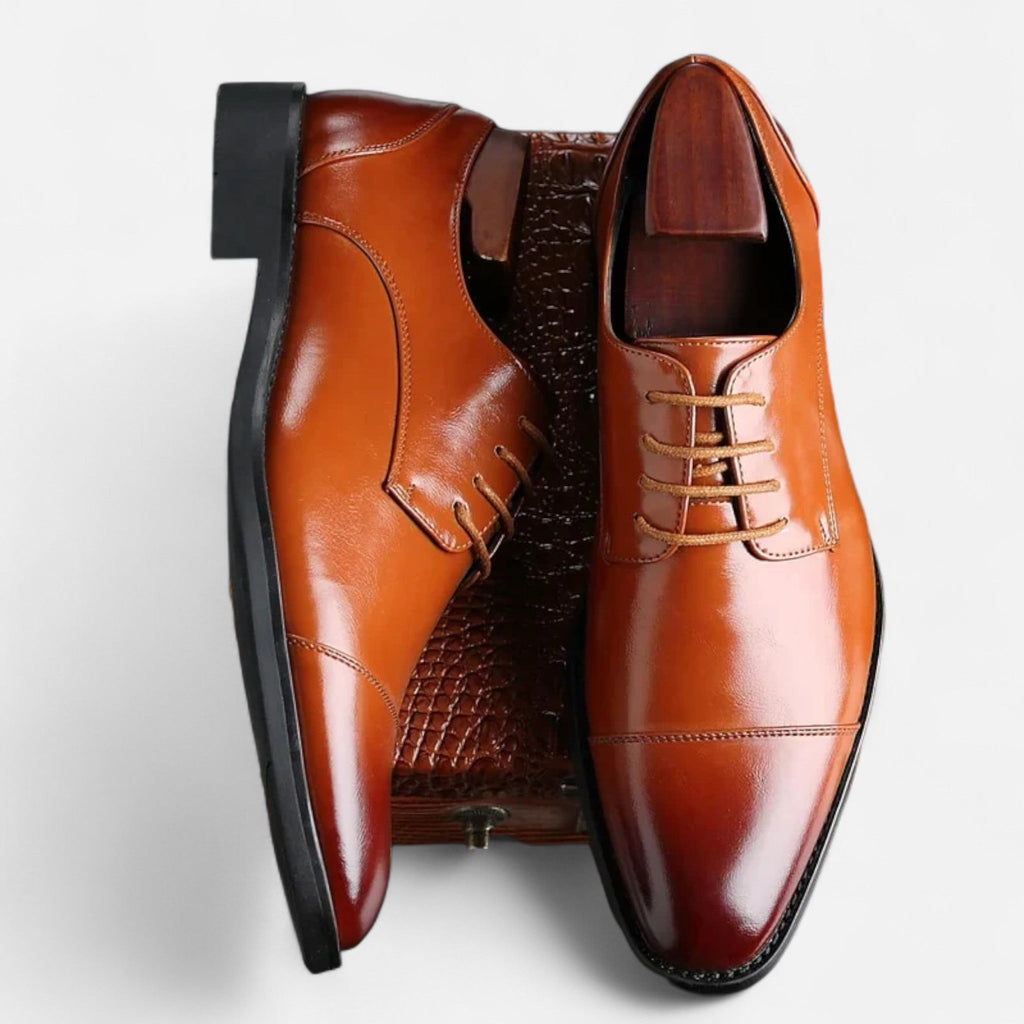 Men's lace-up derby dress shoes