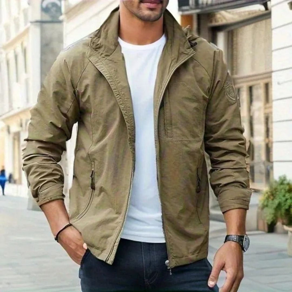 Men's lightweight cargo jacket in brown