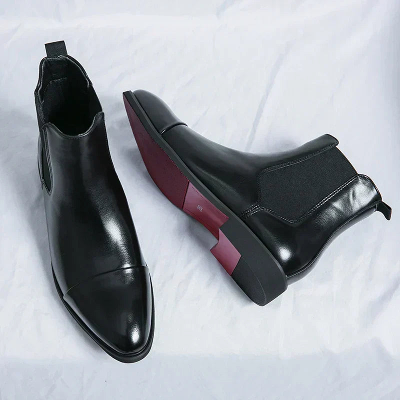 Men's pointed Chelsea boots in black – pair