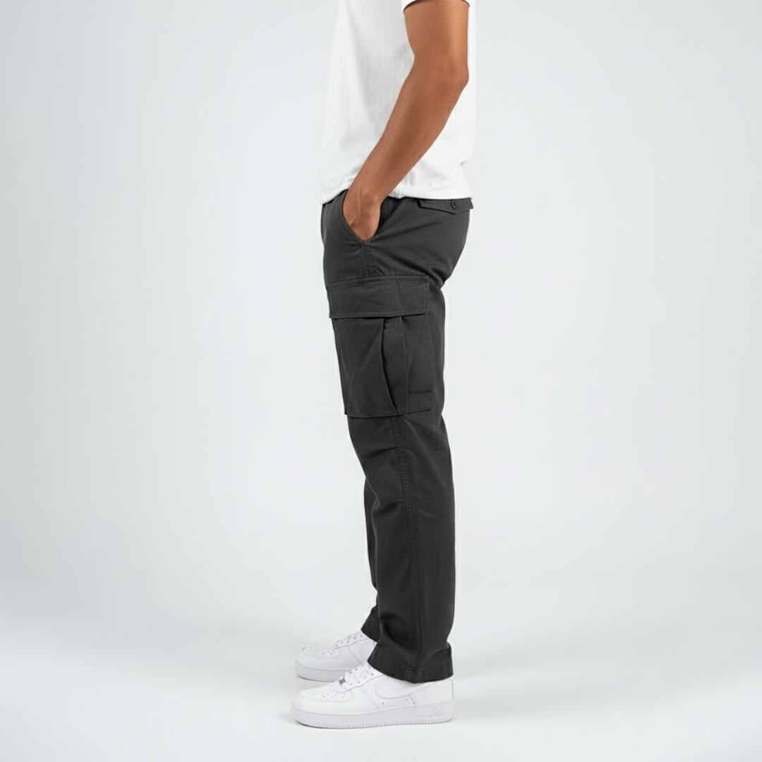 Men's Relaxed Fit Cargo Trousers in black