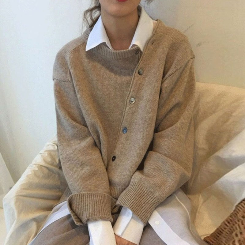 Women's Asymmetric Button Cardigan with Round Neck for Autumn Days