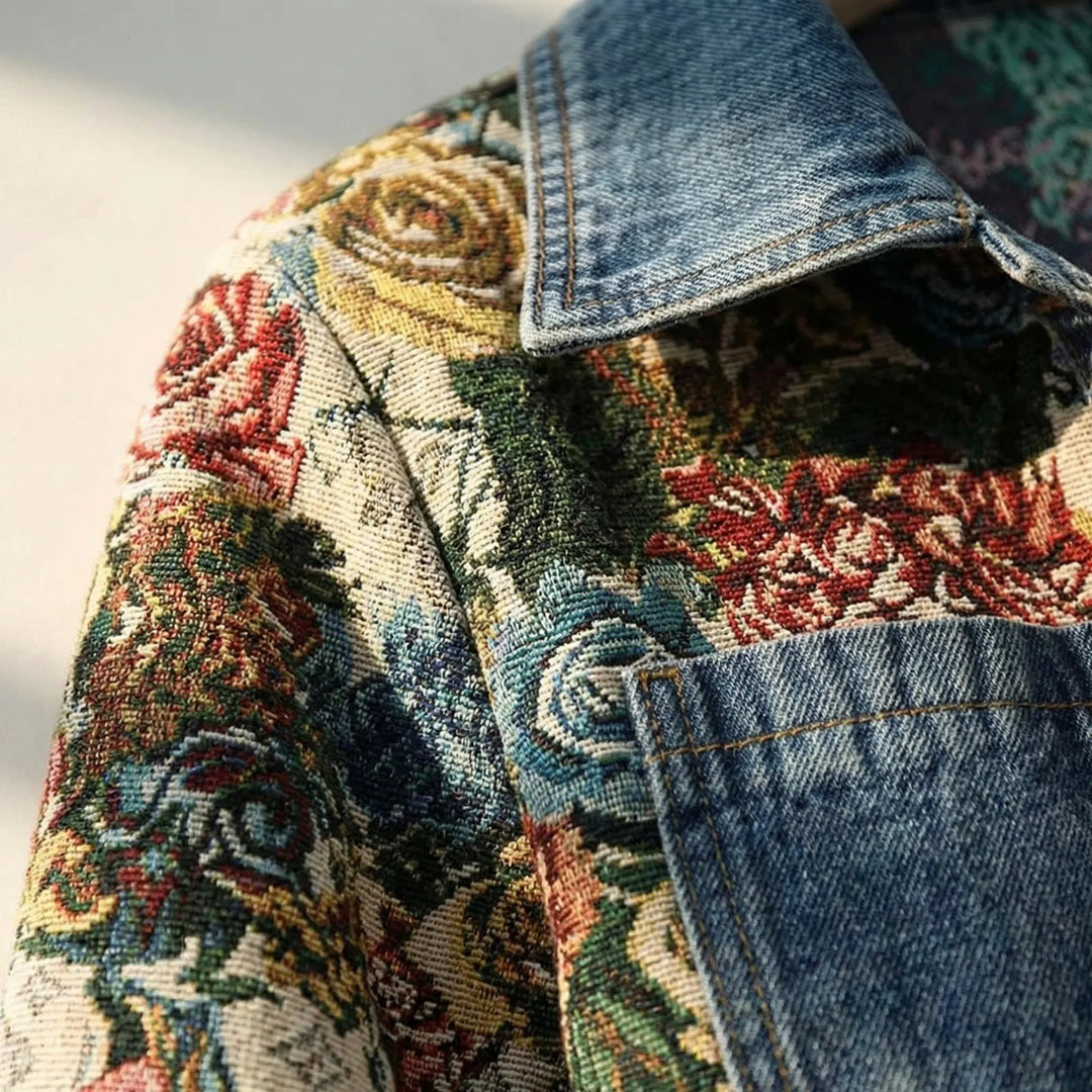 Close-up of the tapestry print collar