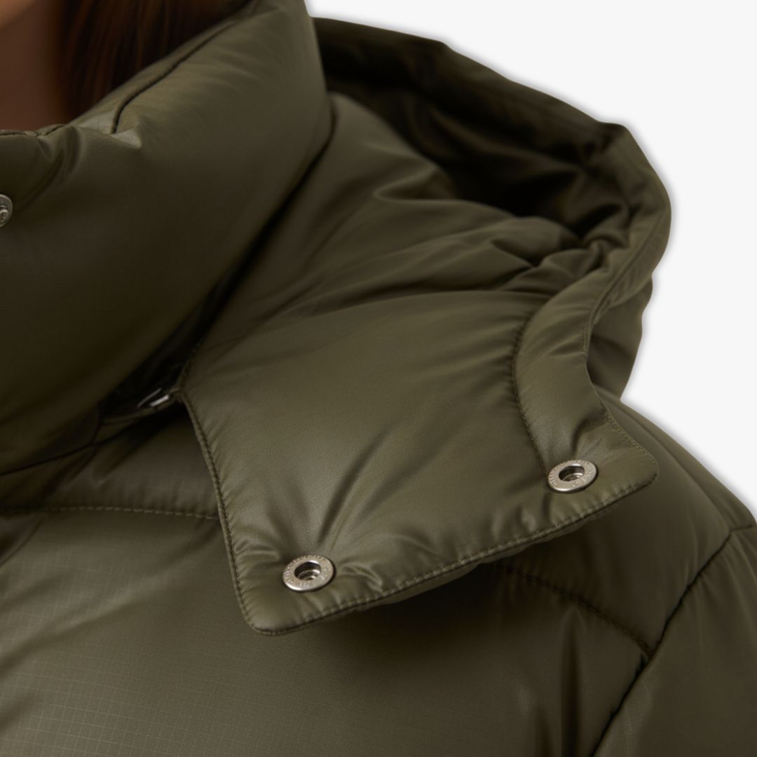 Women's cropped puffer jacket with hood in olive, hood detail