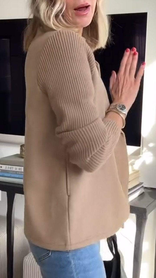 Women's double-breasted knit blazer in brown – side view