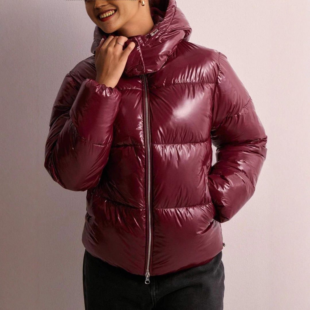 Women's glossy hooded puffer jacket in burgundy – zipped