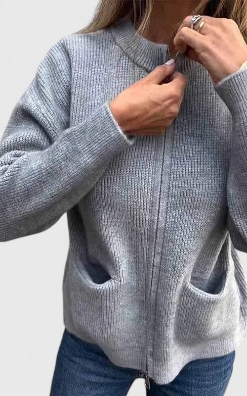 Women's round neck knit jacket in grey – close-up