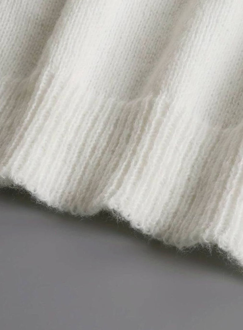 Close-up of the ribbed hem