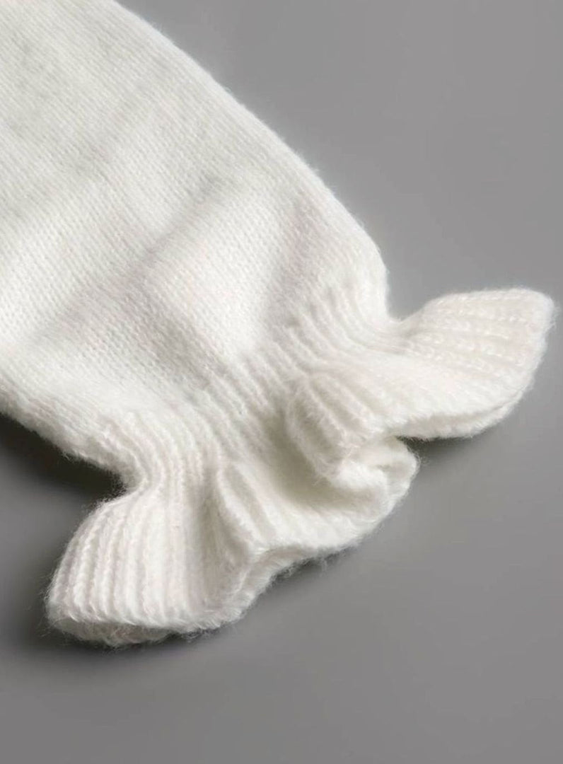 Close-up of the ruffle cuff