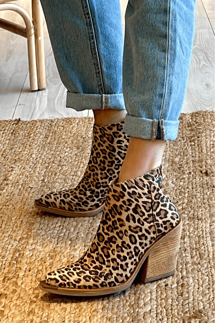 Women's leopard western ankle boots – front view