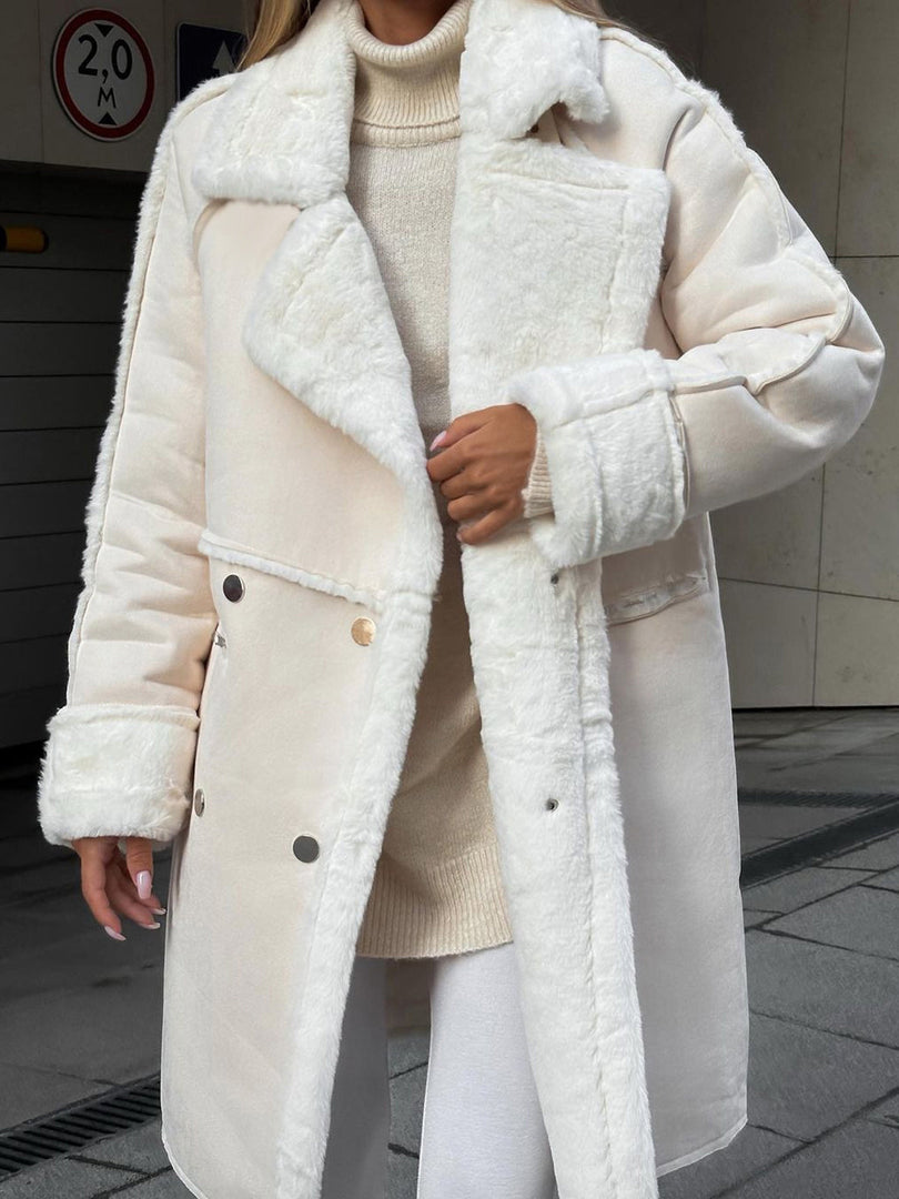 Women's long teddy lapel coat in cream – close-up