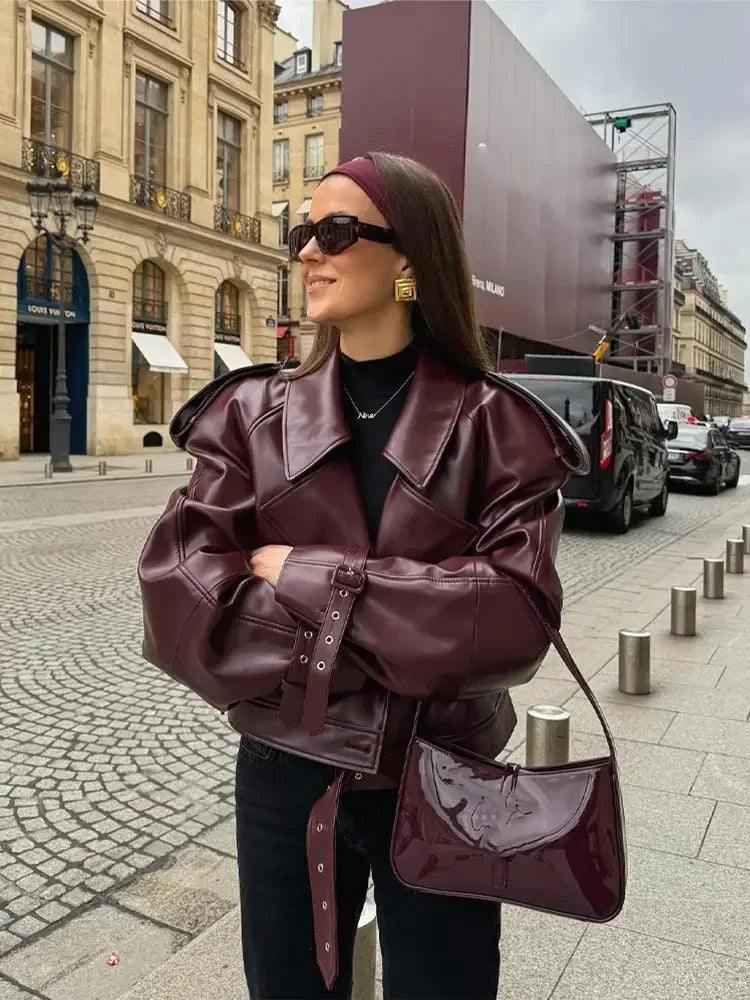 Women's oversized leather-look jacket in burgundy – street look