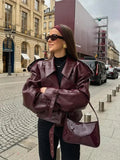 Women's oversized leather-look jacket in burgundy – street look