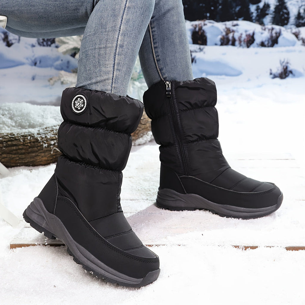 Women's Padded Snow Boots in black