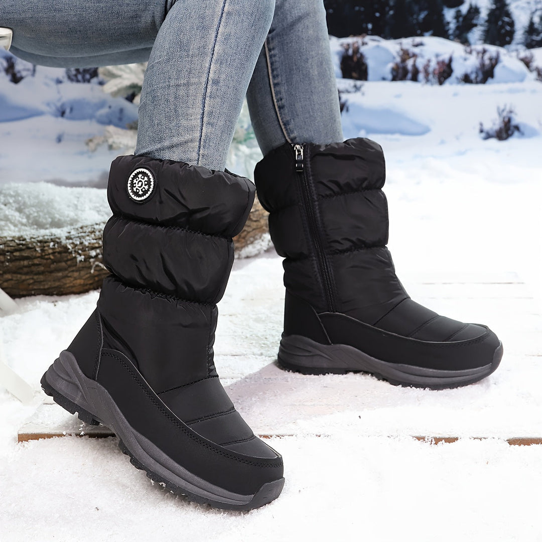 Women's Padded Snow Boots in black