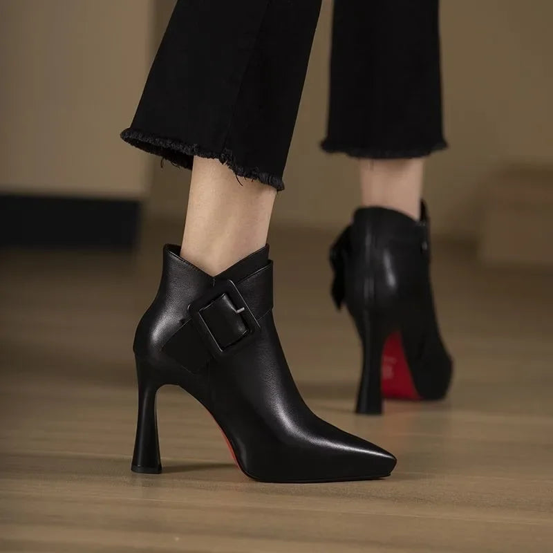 Women's Pointed Buckle Heeled Boots in black