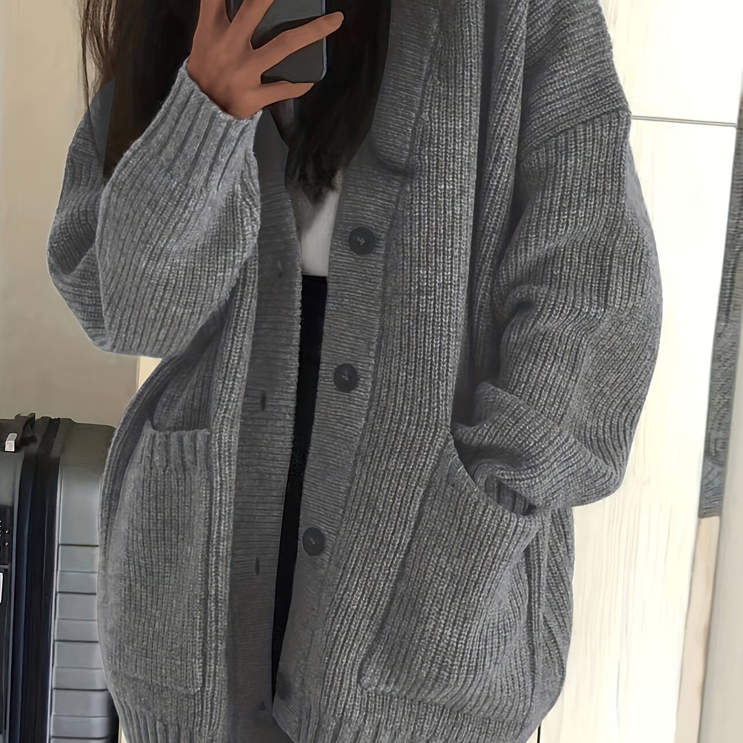 Women's relaxed button front cardigan in grey – close-up