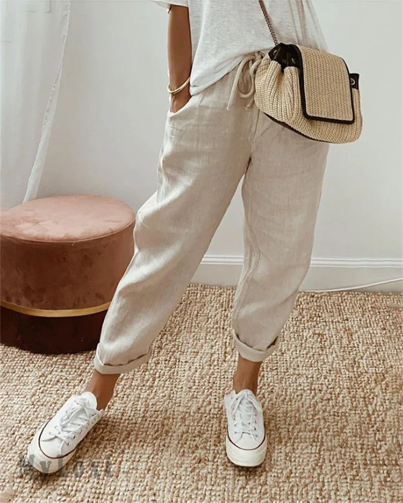 Women's Relaxed Fit Trousers in beige