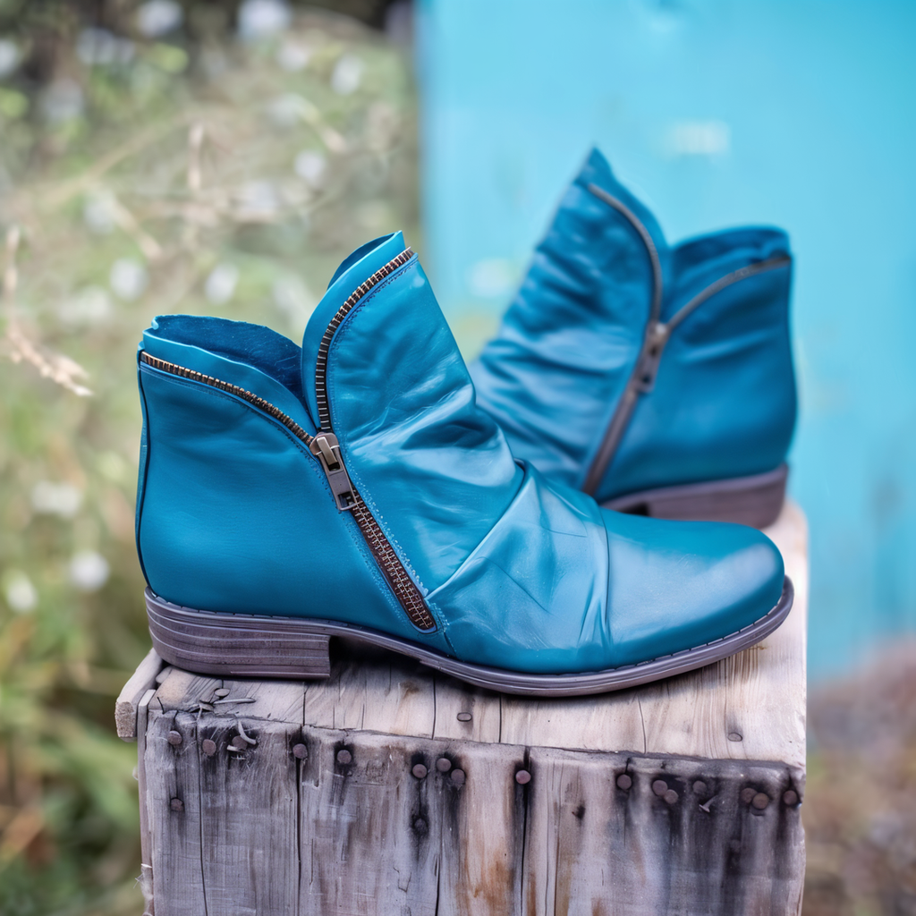 Women's ruched ankle boots in teal – pair