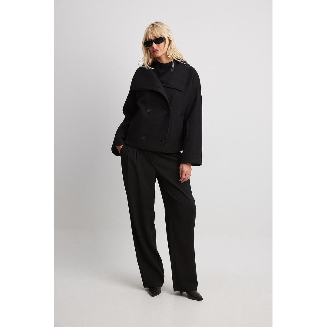 Women's short double-breasted coat with wide collar in black, full length