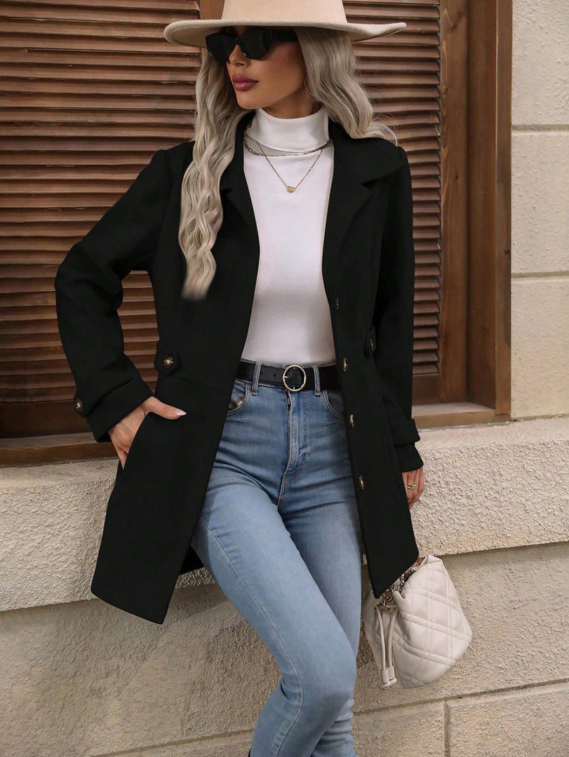 Women's single-breasted lapel coat in black – worn open