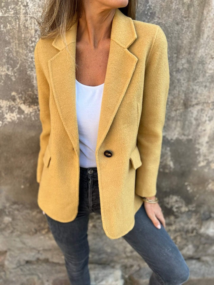 Women's single-button lapel blazer in yellow – side view