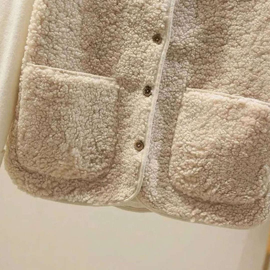 Close-up of the teddy pockets